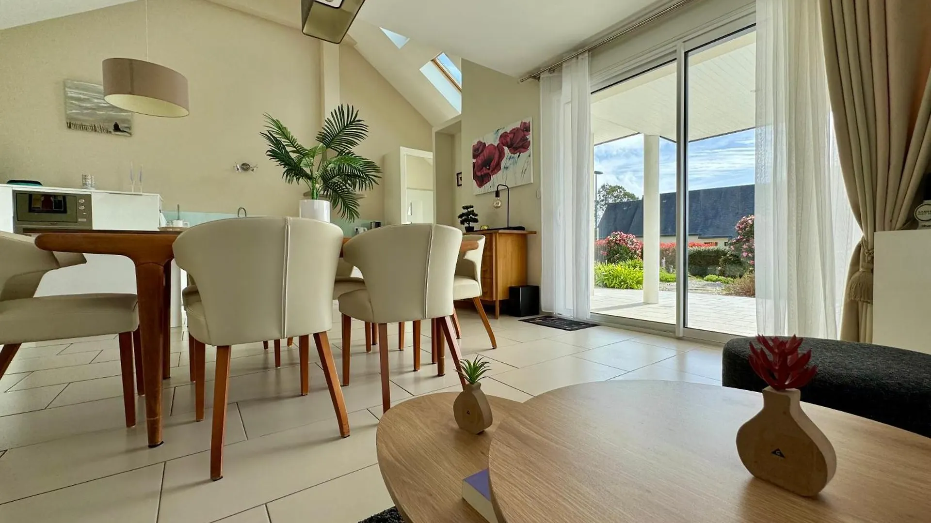 La Maison Des Agapanthes - Acces Pmr - A 20 Mn Des Plages Pluguffan Casa de Férias